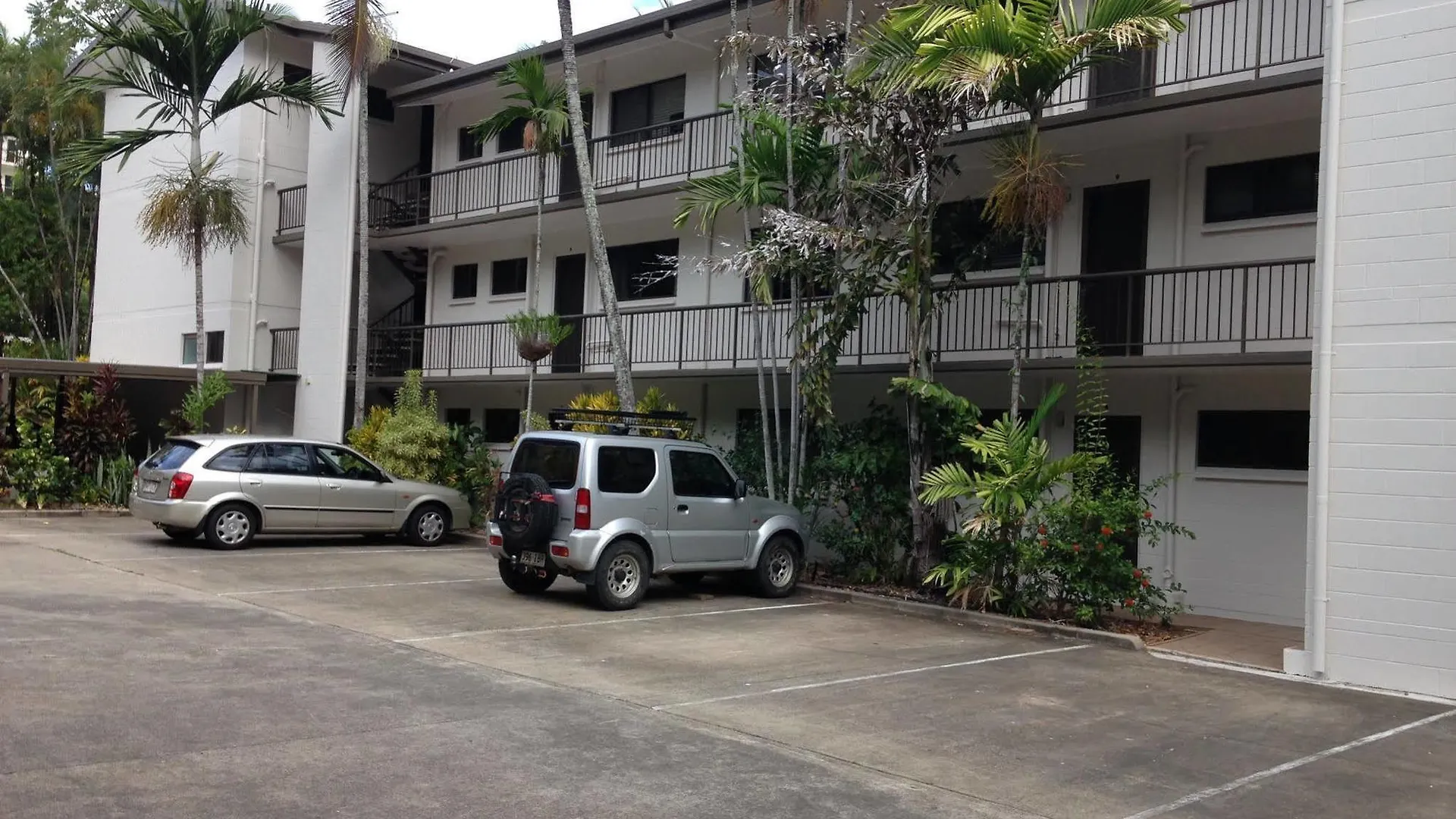 Palms At Trinity Aparthotel Cairns 3*,